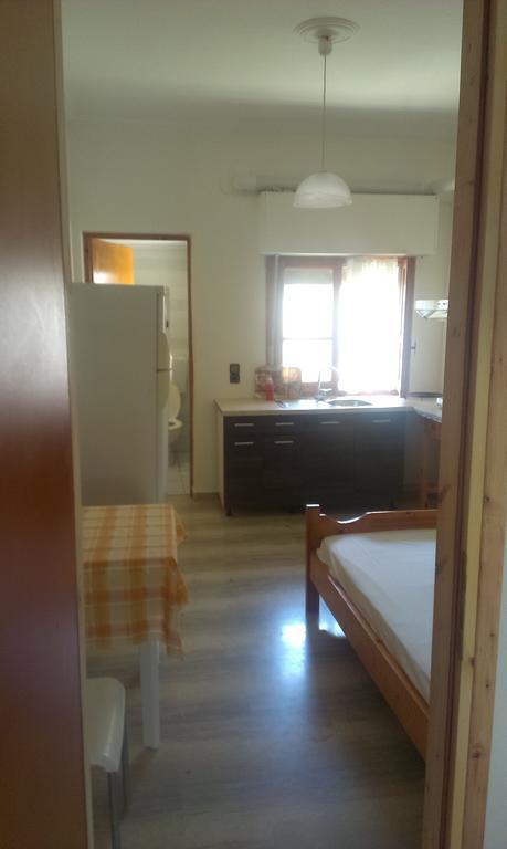 Virginia'S Rooms Plataria Room photo